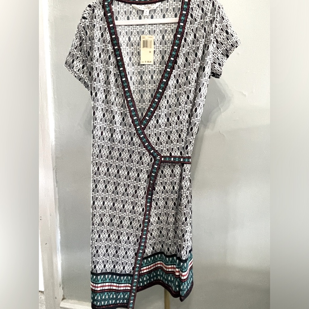 MAX STUDIO wrap dress size medium NWT